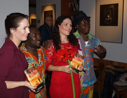 Tereza Kostkova , Hana Hindráková a skupina Emongo.