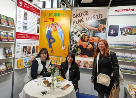 Šárka Hieková a Petra Martišková - autogramiáda